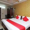 Отель OYO 28053 Hotel Gayatri Palace, фото 4
