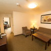 Отель Holiday Inn Express Whitecourt Southeast, фото 2