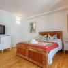 Отель Cozy 1br Apt Recently Renovated in City Centre, фото 6