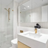 Отель Luxuria Apartments - Collins House, фото 11