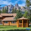 Отель Castle Mountain Chalets, фото 32