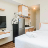 Отель Relaxing Studio at Springlake Summarecon Bekasi Apartment, фото 3