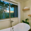 Отель Modern Escape by Avanstay Views, 10min to Town, фото 17