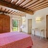 Отель Lovely Villa in Tavarnelle Val di Pesa With Private Swimming Pool, фото 1
