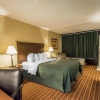 Отель Quality Inn & Suites At Tropicana Field, фото 4