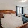 Отель Multilevel Waterfront Suite With Boat Moorage, фото 16