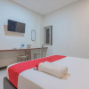 Отель RedDoorz @ Rajawali KM 5, фото 3