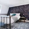 Отель The Kensington Palace Mews - Bright & Modern 6BDR House with Garage, фото 7