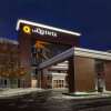 Отель La Quinta Inn & Suites by Wyndham Detroit Utica в Ютике