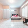 Отель Super OYO 1868 J&b Room Pramuka, фото 2