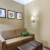 Отель Comfort Suites University, фото 26