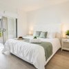 Отель Azure Vista - 3 Bedroom Unit - Ocean Views, фото 6
