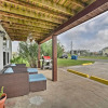 Отель 'casa Familia' - Rockport Bayfront Studio w/ Patio, фото 1