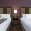 Отель La Quinta Inn & Suites by Wyndham Wichita Airport, фото 43