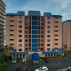 Отель Stunning Ground Floor Condo With Lush Lawn Overlooking White Sands, фото 24