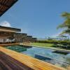 Отель Peninsula Beach Villa в Кап-Малёрэ