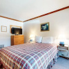 Отель Mammoth West 111 Cozy Condo, Just A Short Walk to Canyon Lodge by RedAwning, фото 8