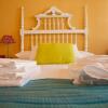 Отель Ericeira Chill Hill Hostel & Private Rooms - Peach Garden, фото 20