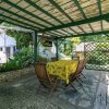 Отель Holiday Home in Laluque with Terrace, Garden And Barbecue, фото 1
