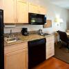 Отель Candlewood Suites Ft Myers I-75, an IHG Hotel, фото 16