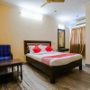 Отель OYO 18590 Samrat Presidency, фото 5