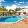 Отель Stylish Villa  in Lagoa with Private Swimming Pool, фото 4