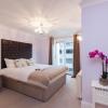 Отель Canary Wharf Luxury River view apartment в Лондоне