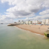 Отель Beside the Seaside Apartment - Sleeps 2 to 4 Guests - Fast Wifi, фото 17
