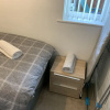 Отель Stylish and Immaculate 2-bed Apartment in Leigh, фото 2