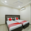 Отель Crown Palace by OYO Rooms, фото 6