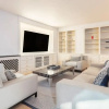 Отель The Heart of Chelsea - Modern & Bright 3BDR Home with Gym, Parking & Patio, фото 11