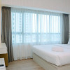 Отель Best Studio with Pool View Springlake Summarecon Apartment, фото 4