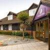 Отель Premier Inn Woking West (A324) в Вокинге