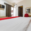 Отель RedDoorz Plus near Pantai Losari, фото 6