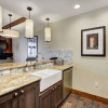 Отель Updated 1 Bedroom Condo on Peak 8 1 Condo, фото 4