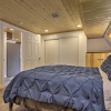 Отель Cozy Duck Creek Cabin ~ 12 Mi to Nat'l Forest, фото 4