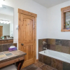 Отель Alpine Vista 6 4 Bedroom Townhouse by RedAwning, фото 8