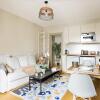 Отель B  823 -  Buttes Chaumont - Spacieux appartement, фото 14