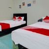 Отель OYO 92431 Grand Bintang Guest House, фото 11