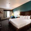 Отель SureStay Plus Hotel by Best Western Topeka Northwest, фото 3
