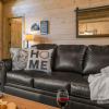 Отель New / 3 King Suites / Sleeps12 / View / 5 mi to PF / Hot tub, фото 4