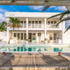 Отель Your Luxury Escape - Bisque House, фото 14