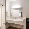 Отель Americas Best Value Inn & Suites Porter North Houston, фото 23