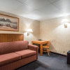 Отель Econo Lodge  Inn & Suites Lake Of The Ozarks, фото 26