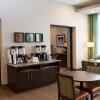 Отель Hampton Inn by Hilton Lloydminster, фото 21