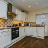 Отель Home from Home 1 king size bed Apartment Near Hospital & Tennis, фото 3