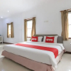 Отель OYO 75373 Chamil House, фото 6