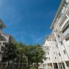 Отель Base Serviced Apartments - The Docks, фото 1