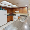 Отель New Listing! All-suite - Pool, Walk To Waves 2 Bedroom Condo, фото 3