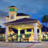Отель La Quinta Inn & Suites by Wyndham Jacksonville Butler Blvd, фото 1